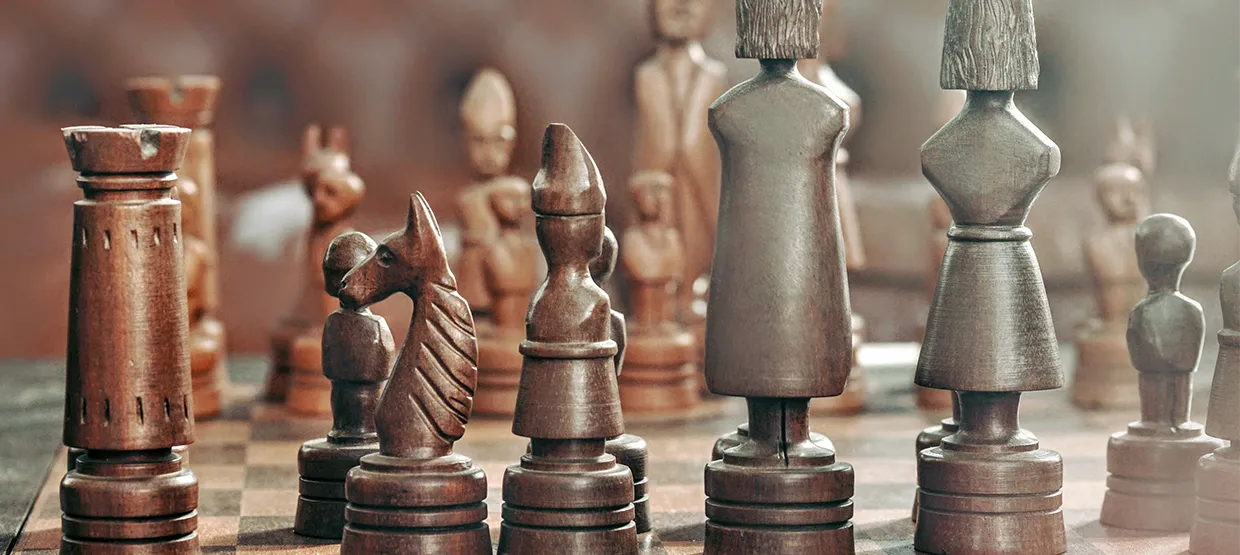 Mindful Leadership: Schachfiguren stehen für kluges, besonnenes Handeln.